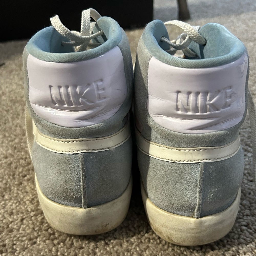 Nike Easter High-Top Sneakers - Picture 4 of 6